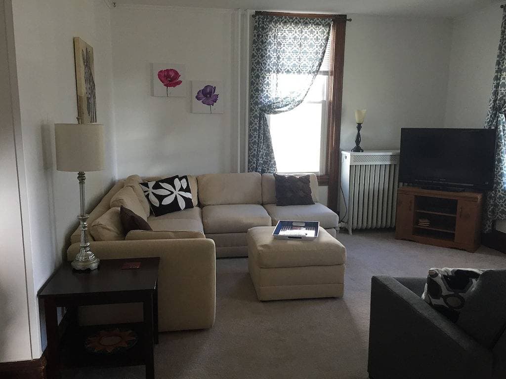 Foto 7 von 16: Große Wohnung im Herzen von Marquette W / Cable & WiFi!  Haustierfreundlich!