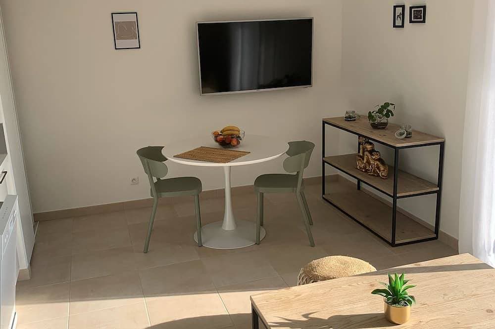 Foto 12 von 30: Prächtige neue 3-Zimmer-Wohnung im Erdgeschoss mit vollem Komfort, Zugang zum Strand und Pool