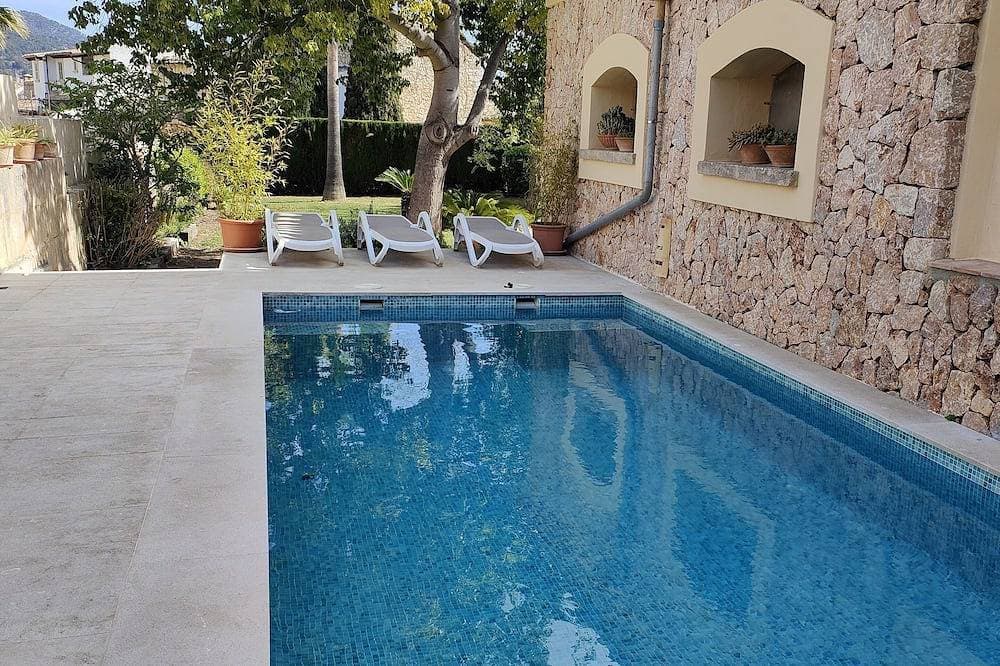 Casa con Mucho Espacio en Pueblo muy Tranquilo Bien Comunicado. Piscina 1
