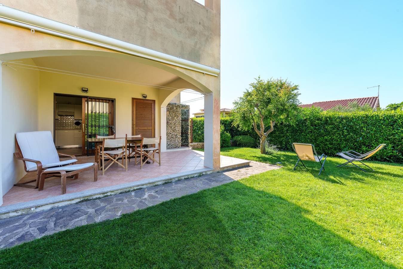Foto 3 von 20: Ferienwohnung 'Casa Vacanze Mandorlo' mit Gemeinschaftspool, Terrasse und Garten