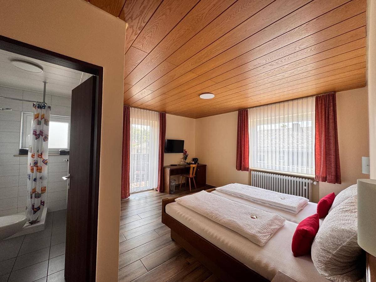 Foto 3 von 12: Budget Double Room