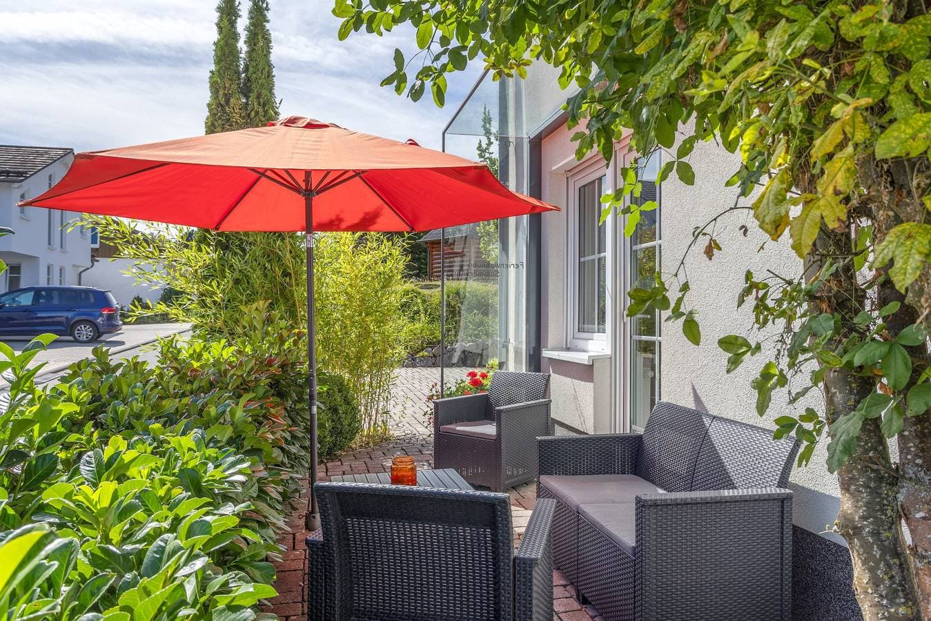 Foto 3 von 23: Ferienwohnung 'Sommerwind Am Finkenbusch' mit Bergblick, privater Terrasse und Wi-Fi