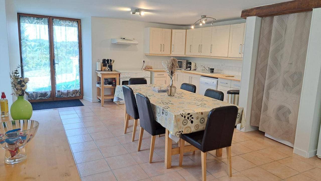 Foto 3 von 15: Three-Bedroom House