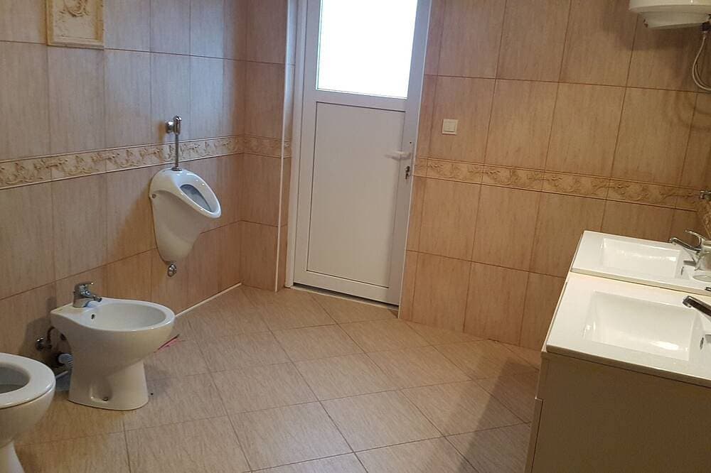 Foto 8 von 30: A 4-bedroom villa with private pool, located in quiet countryside, 2 km from sea