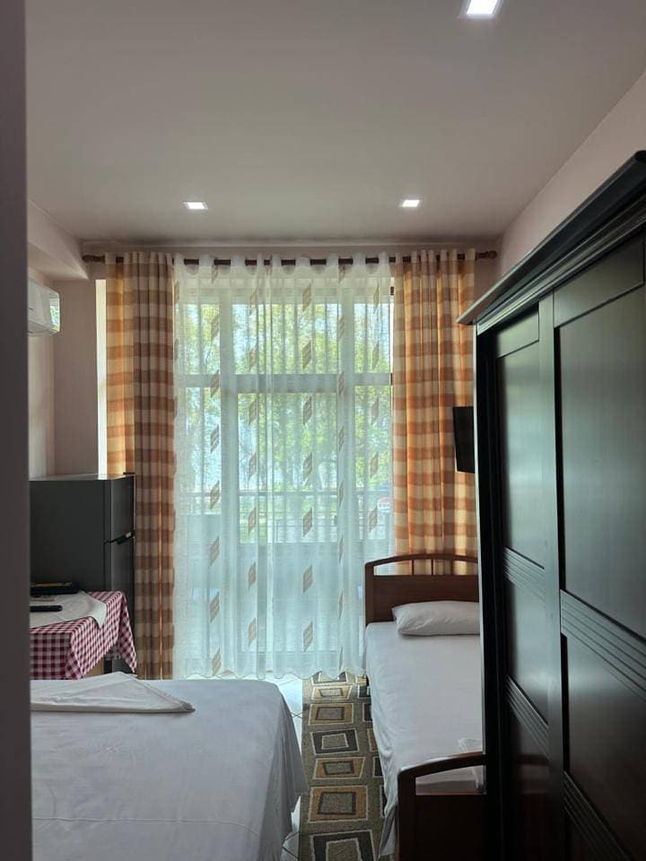 Foto 7 von 10: Triple Room with Lake View