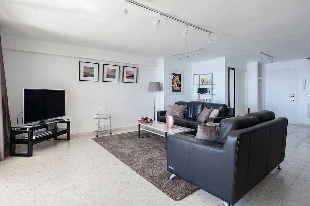 Beach Front Apartment \"Oden 2\" mit einem halbprivaten Strand in Altea, Spanien 1