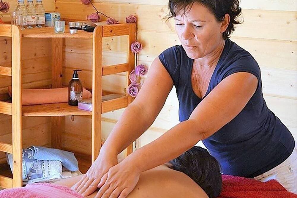 Foto 7 von 29: Komfortables Doppelzimmer mit Außenküche und Gemeinschaftspool