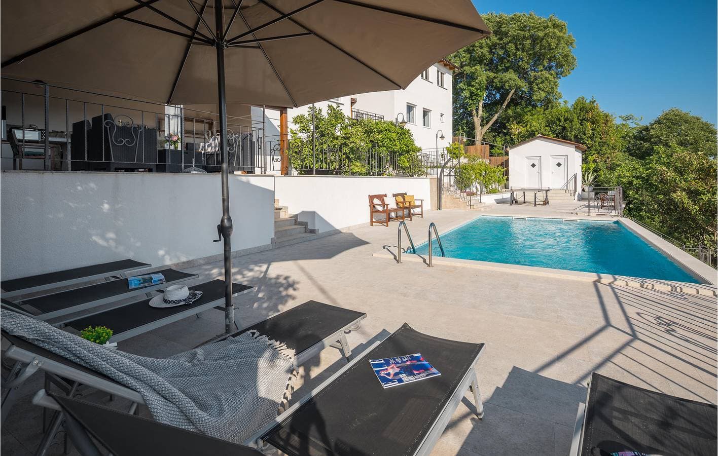 Foto 12 von 52: Charmante 200 m² große Wohnung mit Pool und Terrasse, 2,5 km vom Fluss entfernt