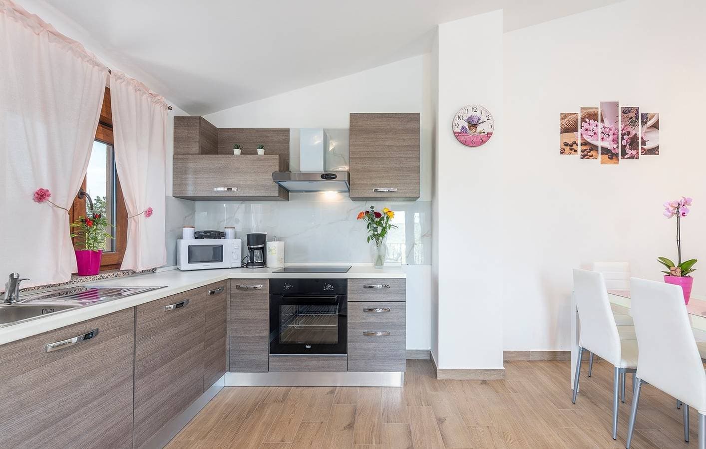 Foto 7 von 44: Ferienhaus Terre Bianche mit privatem Pool und Whirlpool