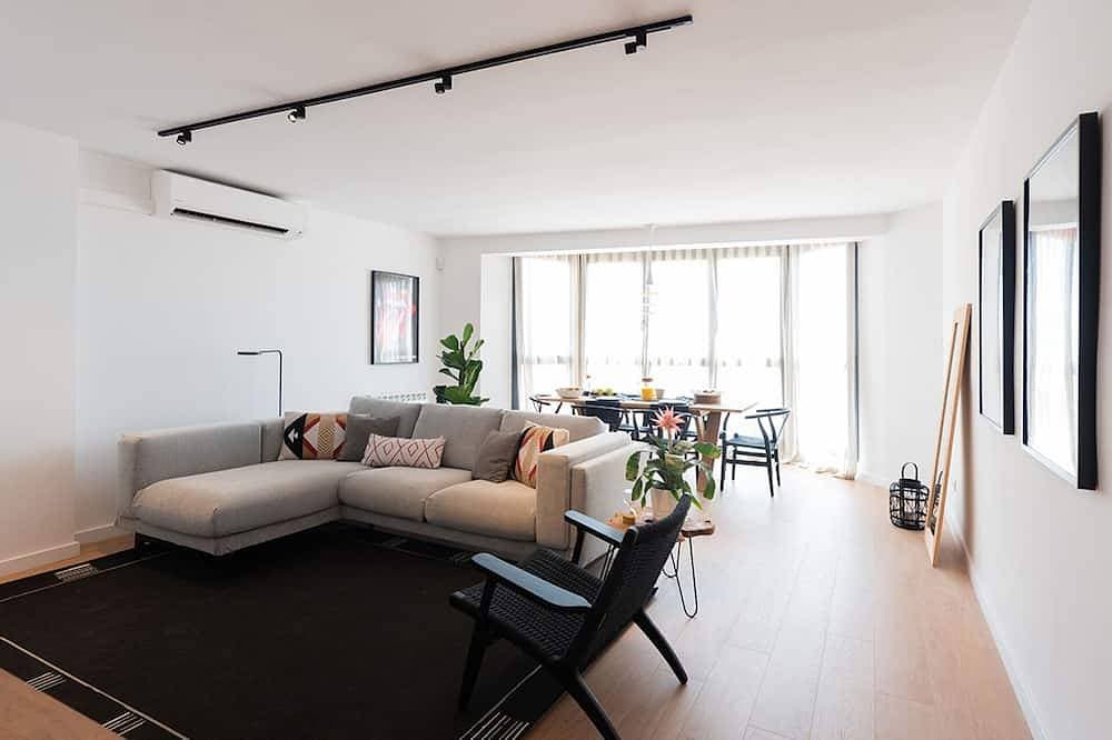 Petit Luxe l'Àtic (Terrassa) 1
