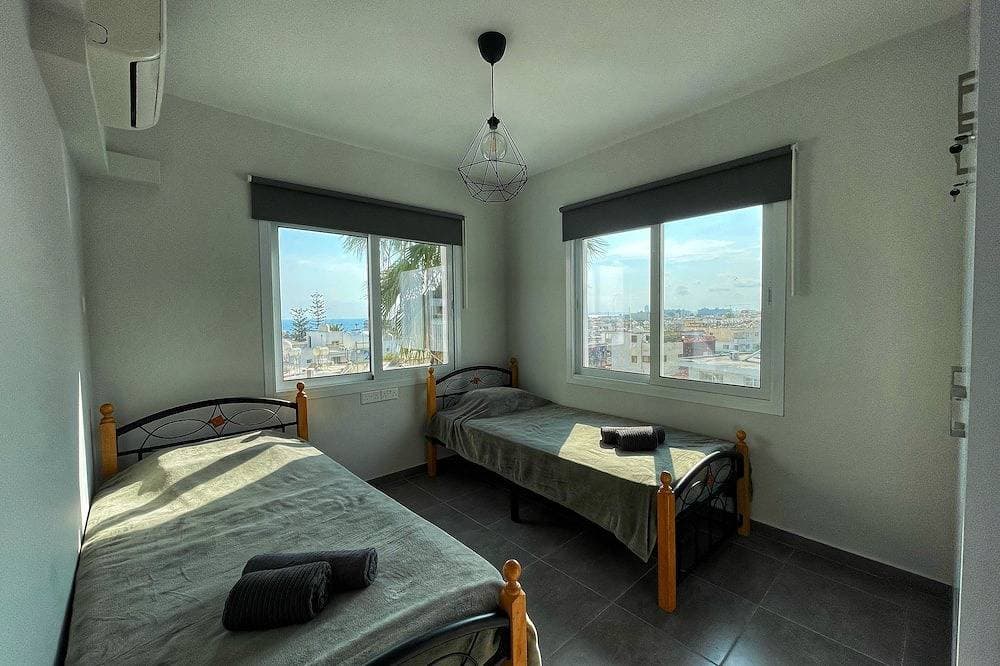 Foto 2 von 7: Beautiful modern apartment in the center of Ayia Napa with sea views