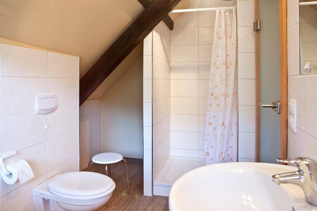 Foto 6 von 8: Doppelzimmer Dusche/Wc