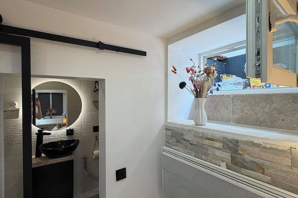 Foto 13 von 30: Tremendous 1-bedroom apartment with AC in Rueil-Malmaison