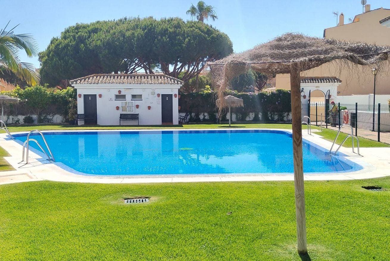 Foto 3 von 19: Ferienwohnung für 4 Personen mit Pool