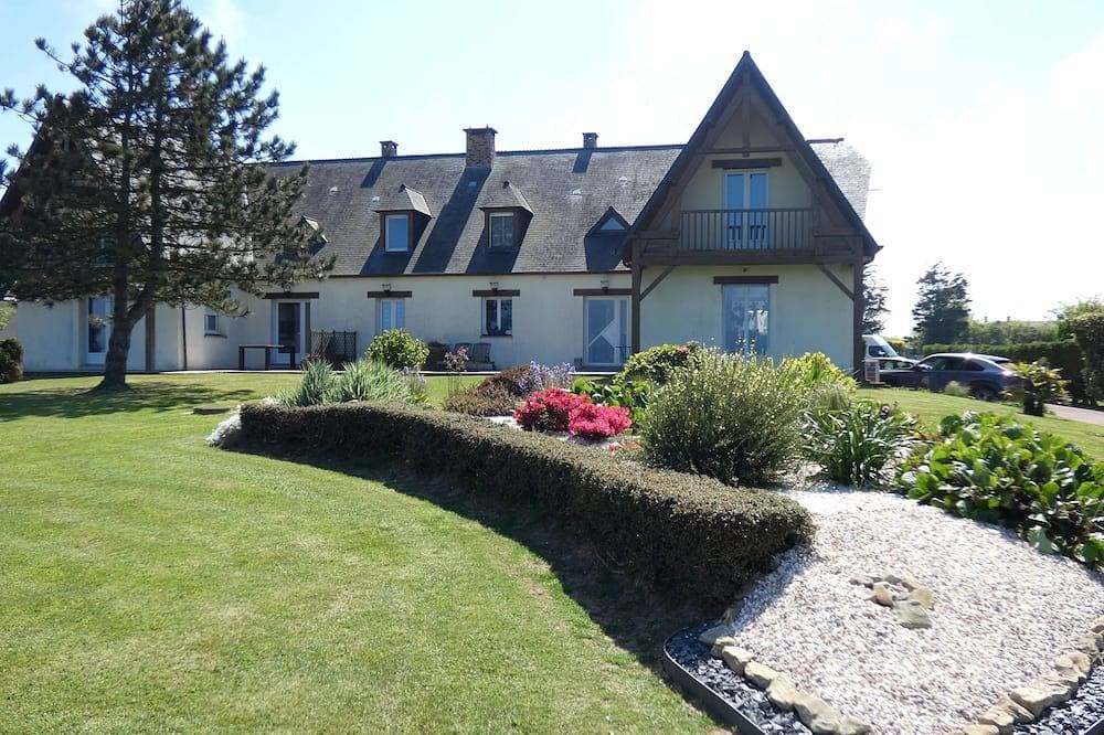 House facing the sea, with swimming pool and Spa Omaha Gites 1