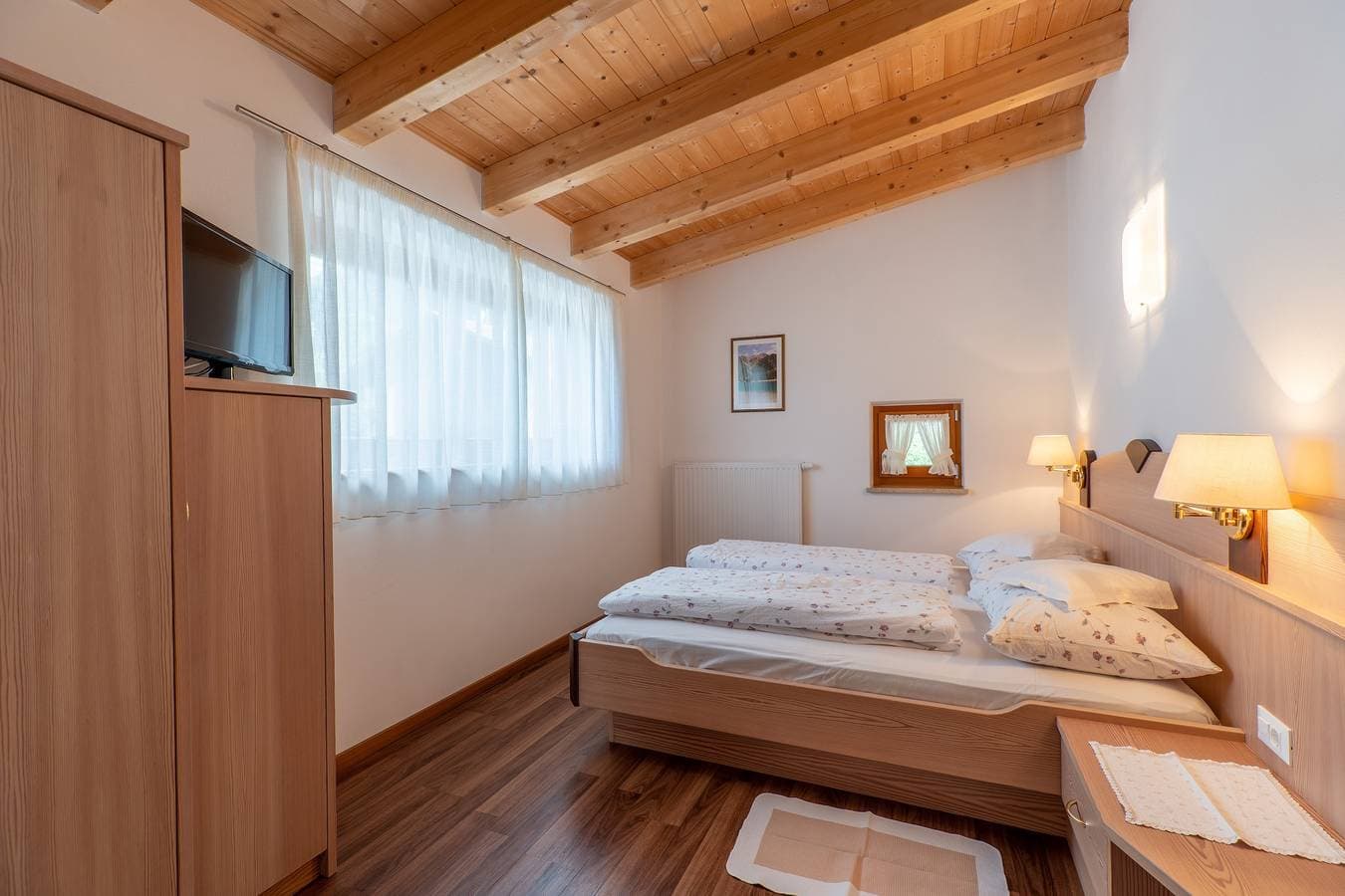 Foto 6 von 10: Apartment "Wohnung 2 Dachgeschoss" mit Bergblick, WLAN und Balkon
