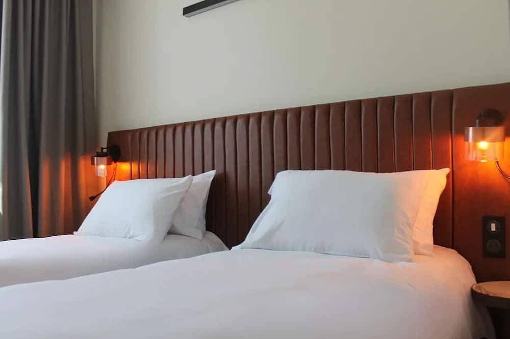 Provence Twin Stay Near Sainte-Baume Trails, Seasonal Pool and Breakfast 1