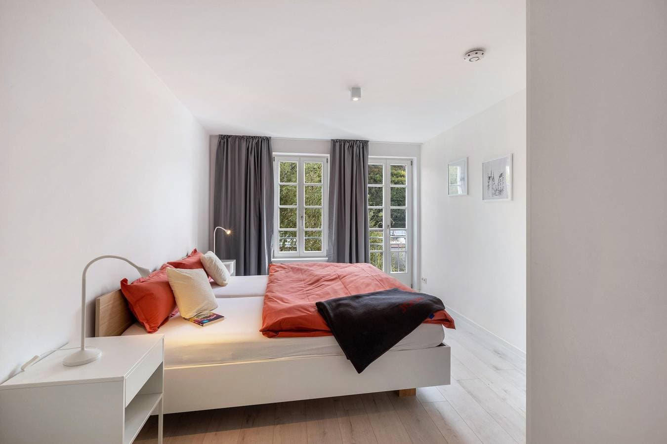 Foto 12 von 30: Ferienwohnung 'Saale Fewo Mit Burgblick' mit Seeblick, Gemeinschaftsgarten und Wi-Fi