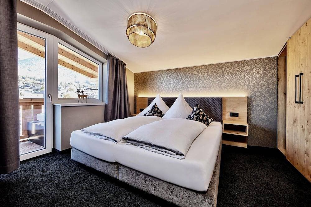 Foto 2 von 30: Neu! Deluxe Apartment Zugspitze mit Pool, Sauna, am Golfplatz und Zugspitzblick