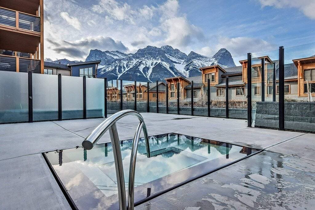 Foto 4 von 35: Erstaunliche 1 Schlafzimmer & Den Penthouse Suite! Gewölbt!