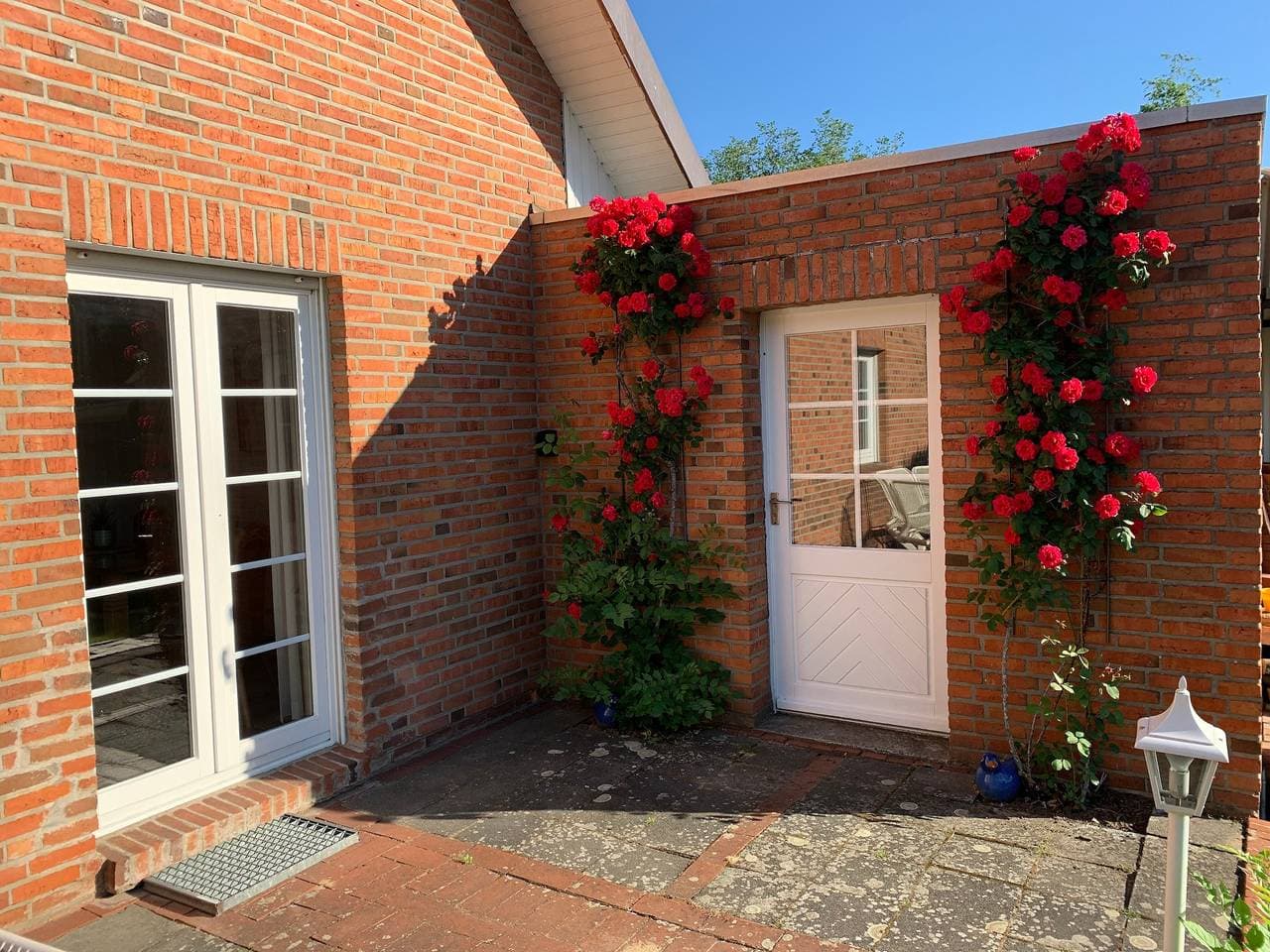 Foto 9 von 45: Ferienhaus am See mit Garten und Terrasse