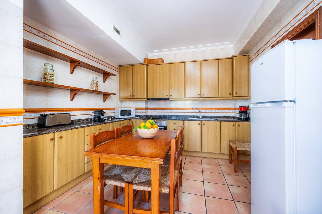 Foto 13 von 33: Strandnahe Ferienwohnung Dofí mit Terrasse und Meerblick