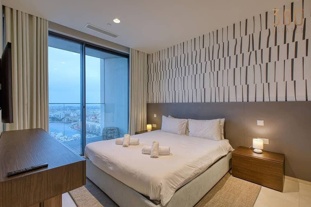 Foto 2 von 30: Luxury Living with Pool in Mercury Tower