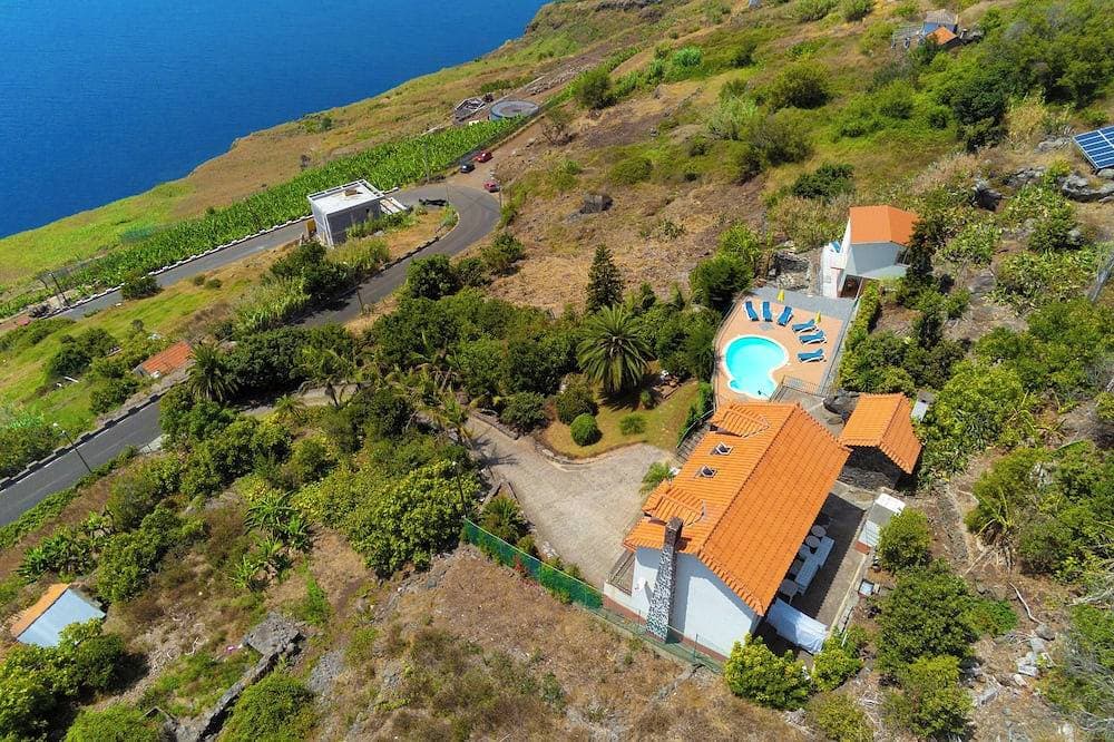 Foto 12 von 30: Luxus-Villa am Meer mit privatem Pool, Terrasse und Meerblick