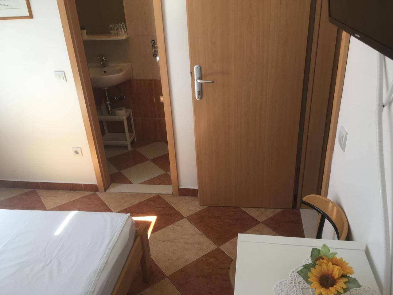 Foto 9 von 16: Small Double Room - Attic