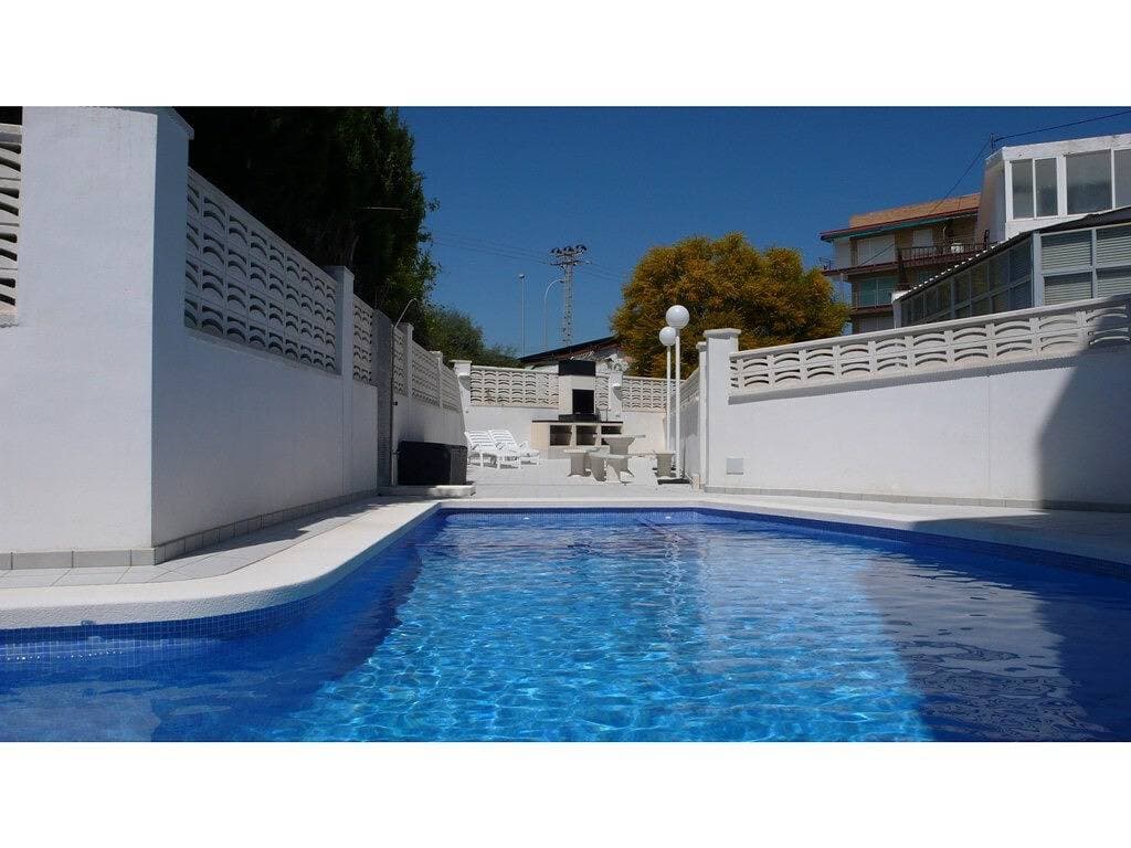 Foto 2 von 15: Ferienwohnung 400 Meter vom El Campello Strand mit Pool