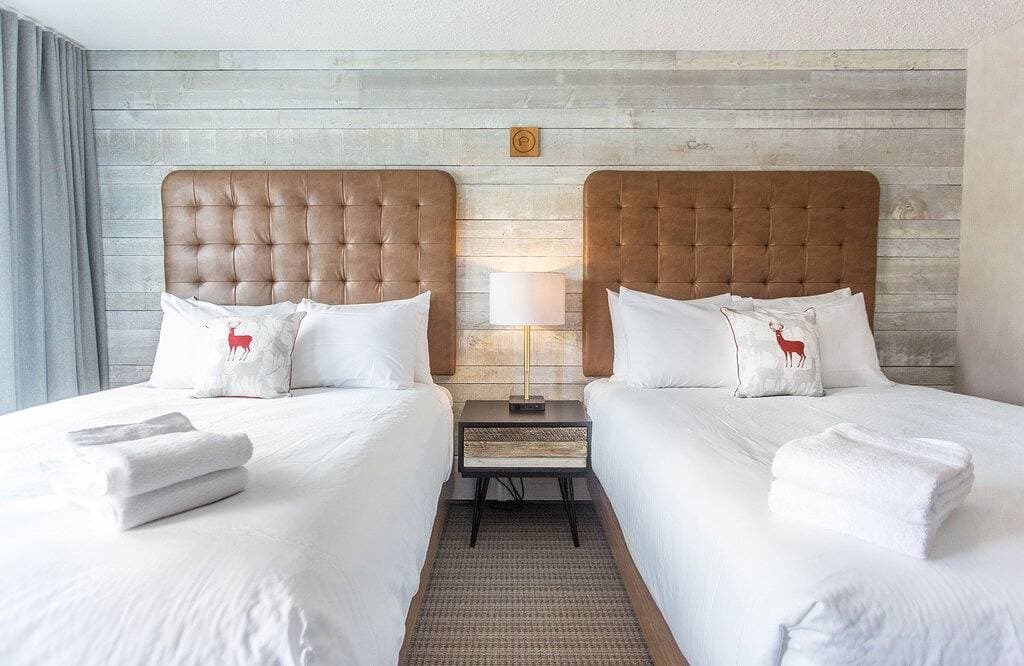 Foto 3 von 12: Lamphouse Hotel - Ferienwohnung - Doppelzimmer mit Queensize-Bett
