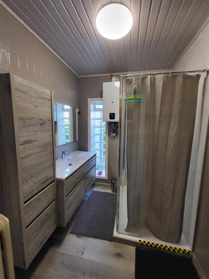 Foto 6 von 13: Double or Twin Room with Shared Bathroom