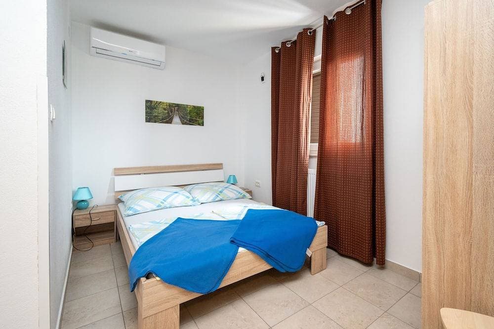 1-Zimmer-Ferienwohnung mit Balkon und Meerblick Tribanj Sibuljina, Paklenica 1