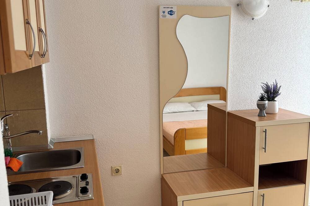 Foto 10 von 22: Cozy 1-bedroom apartment in fantastic Budva with AC