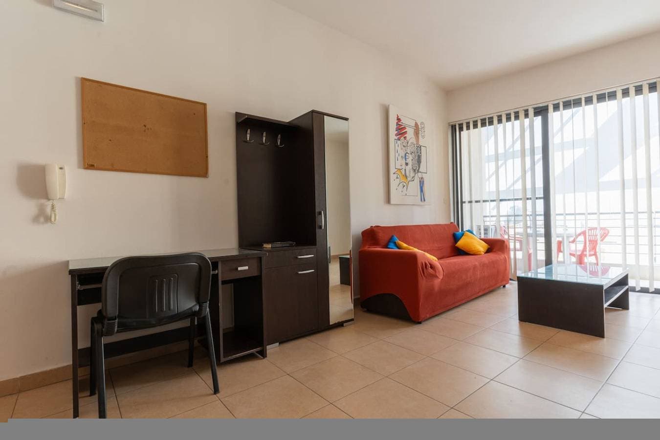 Foto 10 von 33: The King at Roulette | Modern Apartment, Paceville