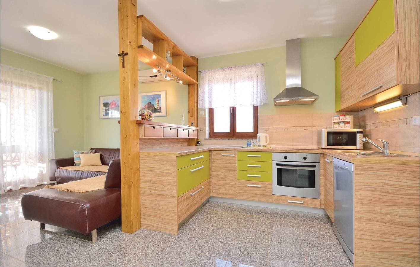 Foto 9 von 32: Gemütliche Ferienwohnung mit Meerblick, Terrasse, Parkplatz und guter Anbindung an die Stadt