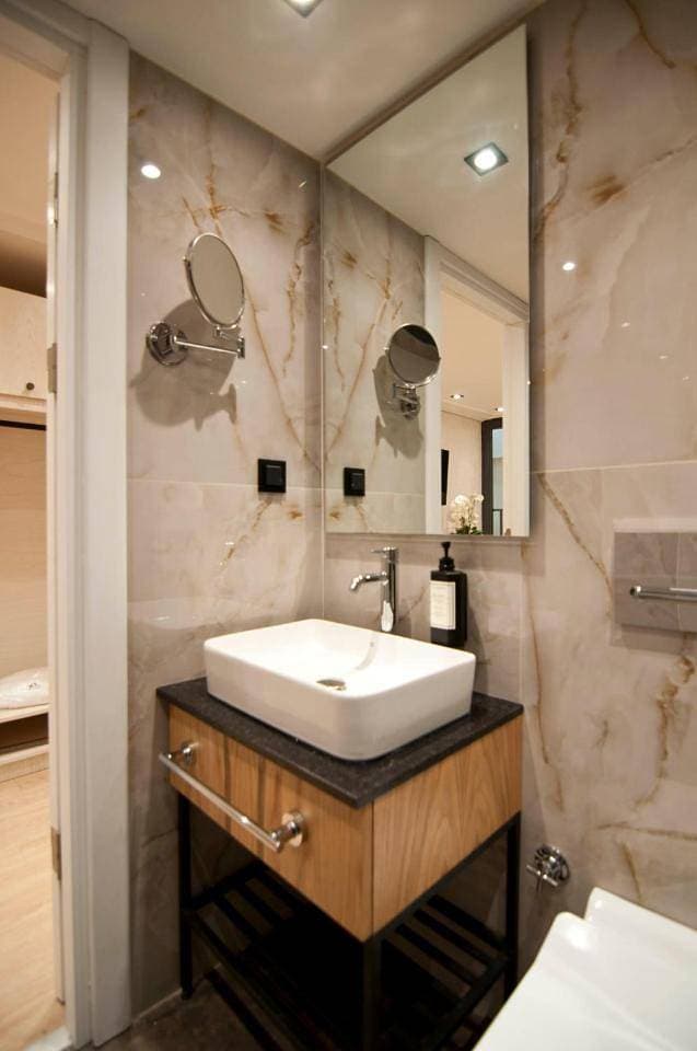 Foto 6 von 27: Deluxe Double Room with Side Sea View
