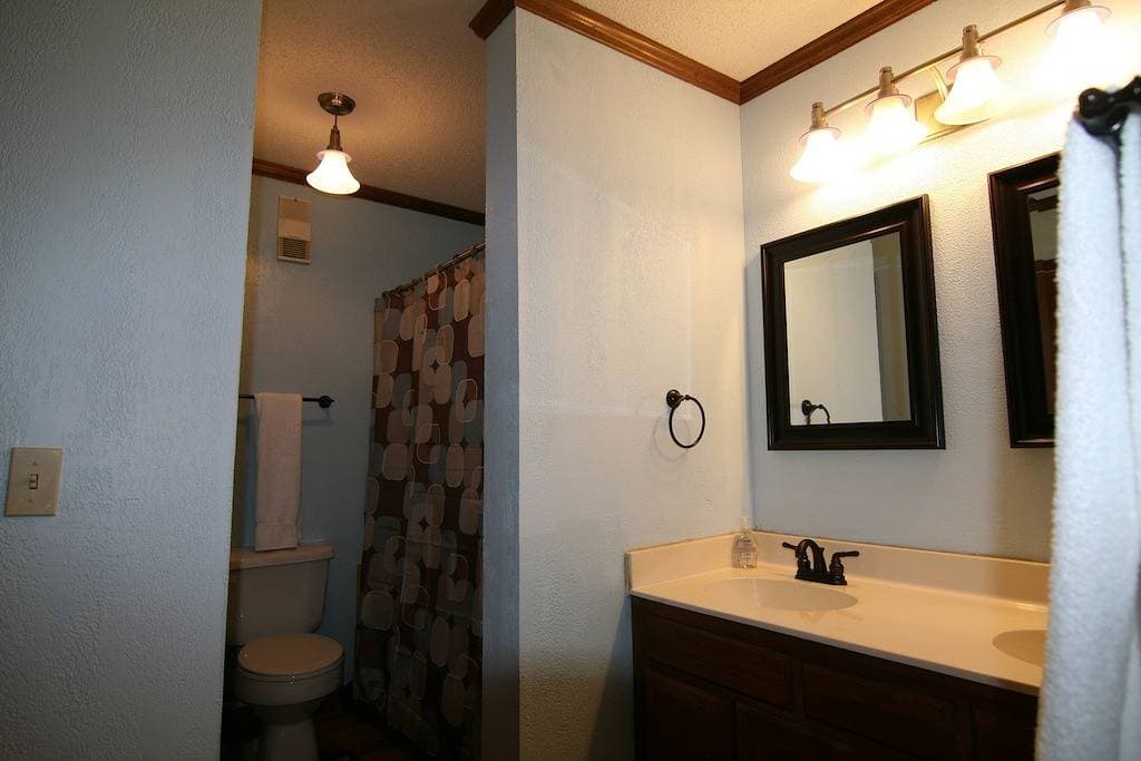 Gegenüber von Central Village / Pisten! 3Br Midweek Specials !!!  W-Lan 1