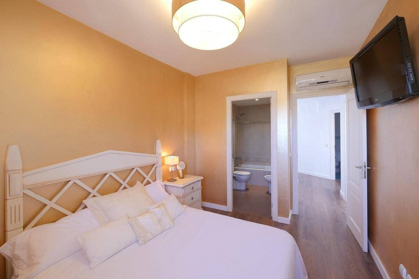 Foto 10 von 28: Ferienhaus „Casa Mediterraneo“ in Strandnähe mit Seeblick, WLAN, Klimaanlage, Terrasse und Garten