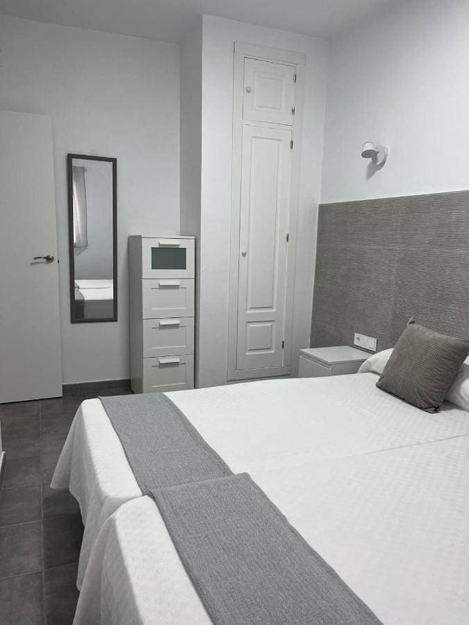 Foto 4 von 13: Double Room with Private Bathroom