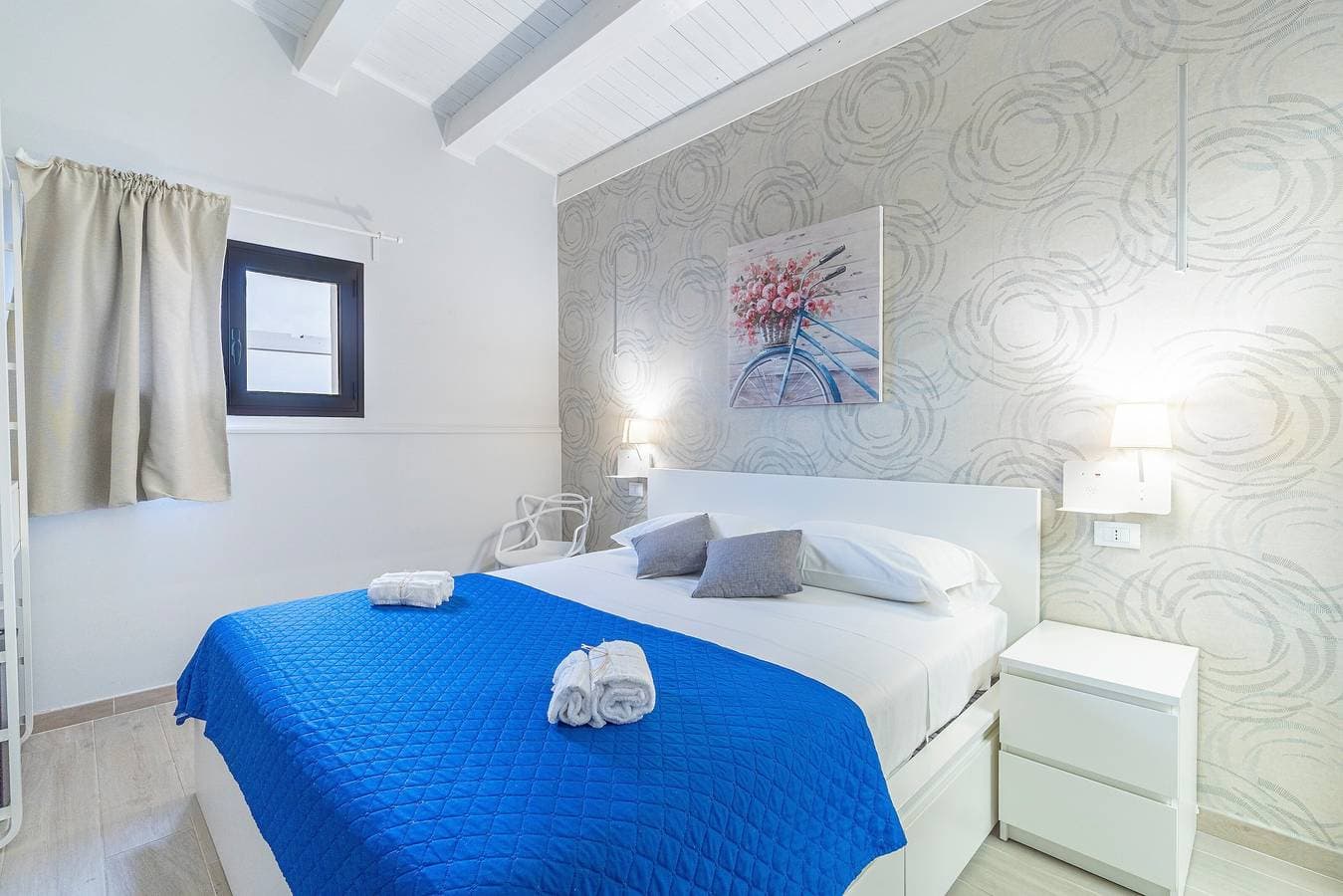 Foto 2 von 42: Zimmer 110 im 'Le Saline Rooms Marzamemi' mit WLAN und Klimaanlage