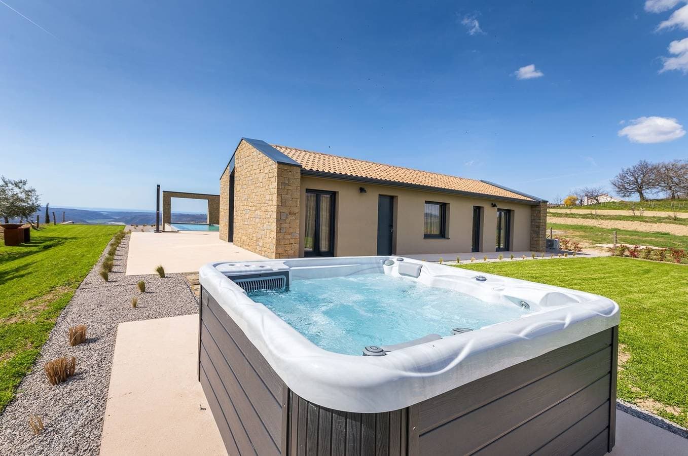 Foto 9 von 52: Villa Rea – Luxuriöse Designervilla mit privatem Pool, Sauna und Whirlpool