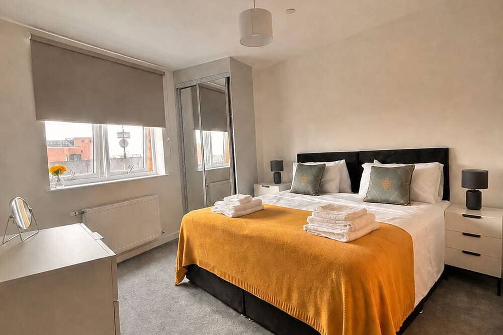Foto 2 von 24: Staines ·Parking · 2 Bed · 2 Bath · Sleeps 5 · Lhr