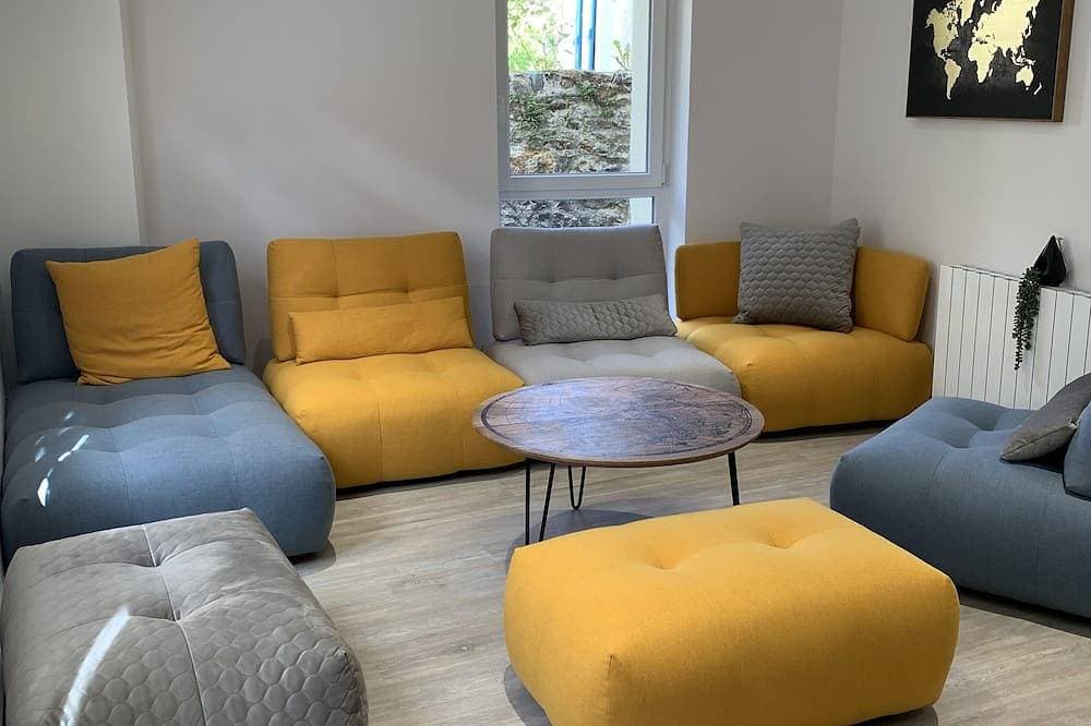 Foto 5 von 14: 4-Bedroom Village House Sleeps 8