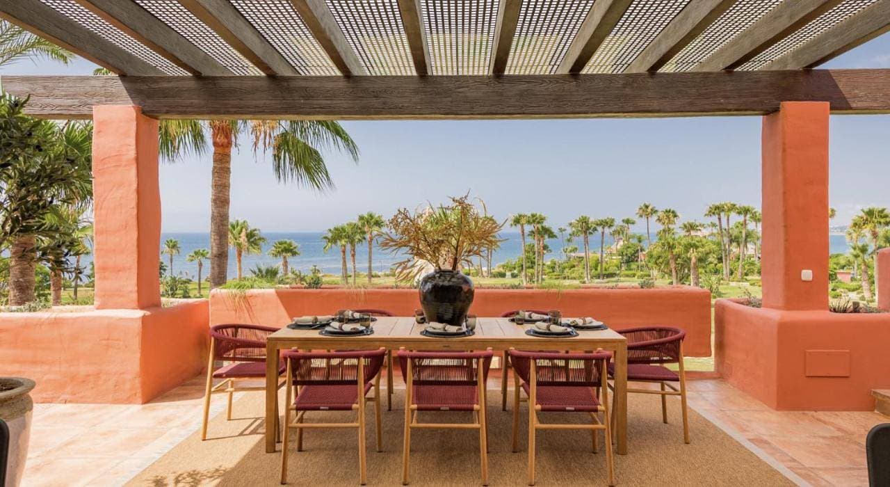 VACATION MARBELLA I The Signature Penthouse, Best Flat in Estepona, Sea View, Sauna, Communal and Indoor Pool, Gym, Private Heated Jacuzzi, Cutting-edge Amenities, High-End Renovation 1