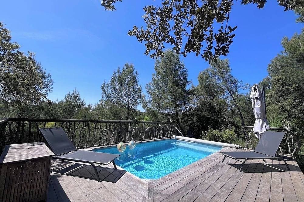 A peaceful retreat surrounded by nature 1