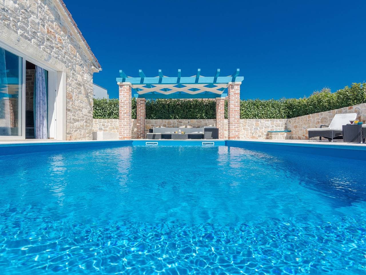 Foto 6 von 40: Private Poolvilla in Sukošan