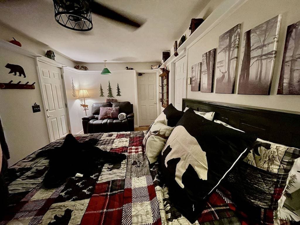 Foto 13 von 24: Cozy Quarters- Perfect getaway in Two Harbors- also has trailer parking!