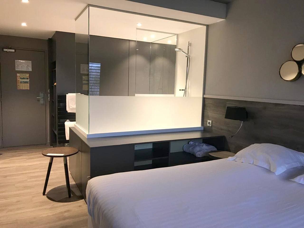 Foto 4 von 9: Double or Twin Room with Rear View - B