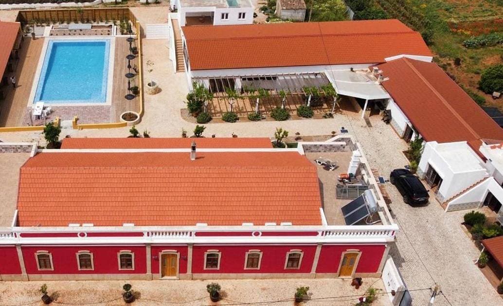 Foto 2 von 101: Villa with Private Pool